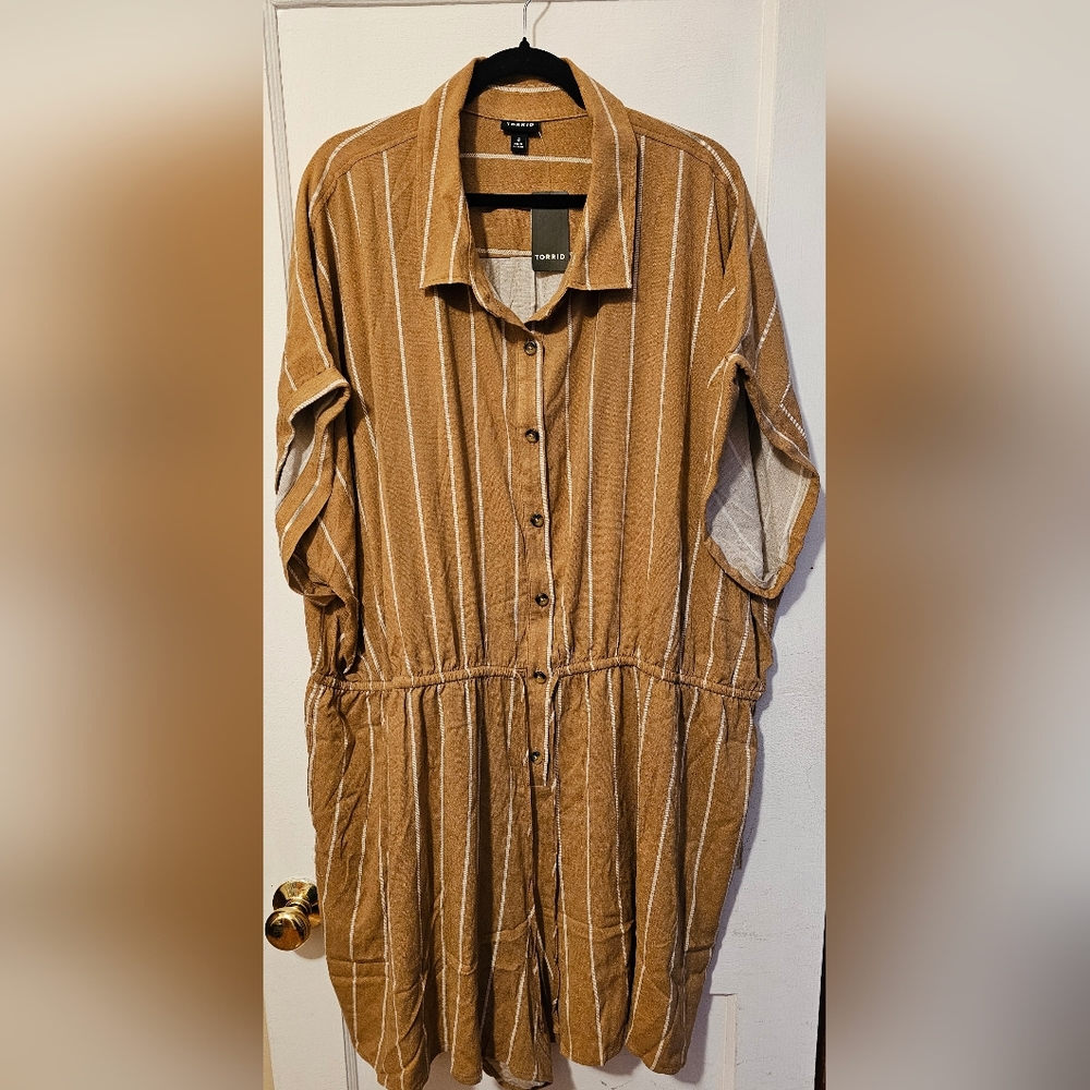 New * Torrid Tan and White Buttoned Tie Front Romper
